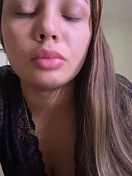 melamorim24 online show from June 1, 2026, 2:02 am
