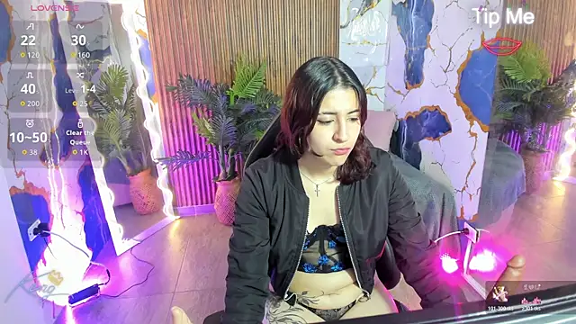 Snapshot of Zyra_tay chatting on June 9, 2026, 11:33 am Zyra tay online show from June 9, 2026, 11:33 am