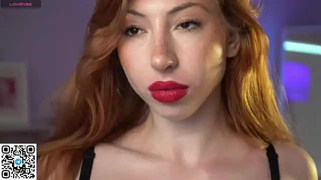 Snapshot of Mia_Daddysgirl_ chatting on June 12, 2026, 8:35 am Mia Daddysgirl online show from June 12, 2026, 8:35 am