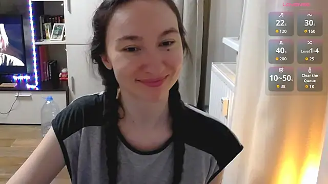 Snapshot of Maryana_Ro chatting on July 8, 2026, 10:03 pm Maryana Ro online show from July 8, 2026, 10:03 pm