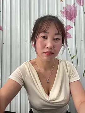 Ure sexy online show from June 7, 2026, 2:27 am