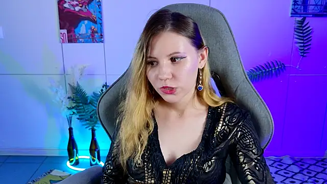 Snapshot of LilitEverly chatting on June 14, 2026, 2:35 am LilitEverly online show from June 14, 2026, 2:35 am
