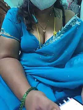 Tamil-kaviya98 online show from June 19, 2026, 9:40 pm