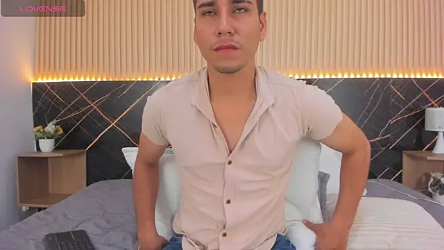 Snapshot of Mauro_boy chatting on June 4, 2026, 7:20 pm Mauro boy online show from June 4, 2026, 7:20 pm