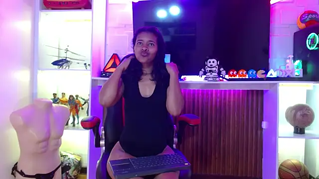  QueenMarilyn online show from June 12, 2026, 7:24 pm