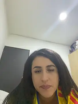 MADAMELUNAXXX online show from June 24, 2026, 3:05 am