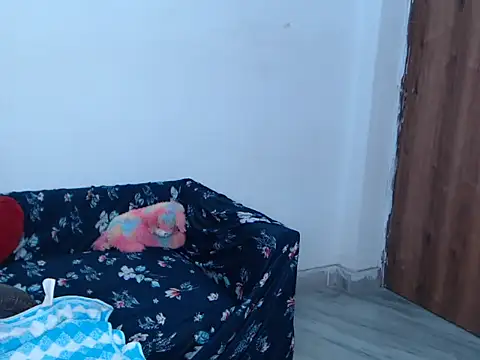 Sensual-bella online show from May 31, 2026, 3:47 am