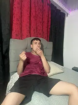 Snapshot of JULIANHOTSEX chatting on June 1, 2026, 2:46 am JULIANHOTSEX online show from June 1, 2026, 2:46 am