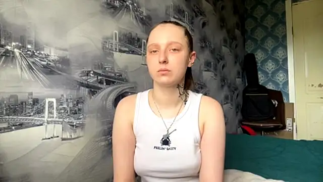 QueenHex online show from June 3, 2026, 7:44 am