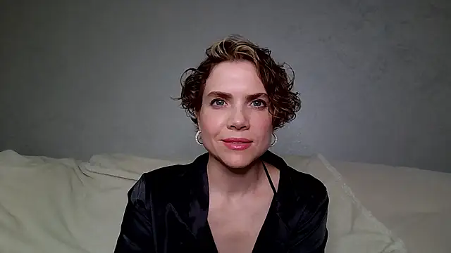 NatalieMoses online show from June 19, 2026, 7:17 pm