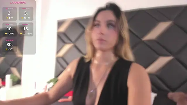 Snapshot of AdrianaHarlow chatting on July 22, 2026, 7:16 pm AdrianaHarlow online show from July 22, 2026, 7:16 pm
