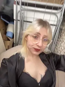 xp blondie online show from June 5, 2026, 6:20 am