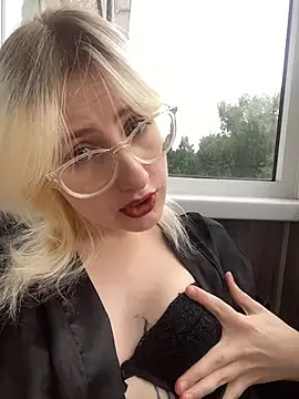xp blondie online show from June 11, 2026, 12:47 pm