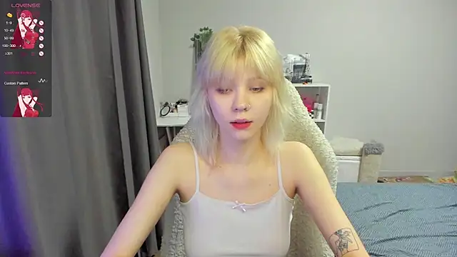 voguecaroline online show from June 30, 2026, 8:10 pm