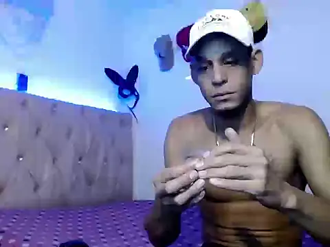 Snapshot of Brendt_Hotx chatting on June 28, 2026, 5:24 am Brendt Hotx online show from June 28, 2026, 5:24 am
