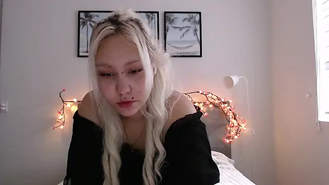 Snapshot of Martela_meri chatting on June 12, 2026, 10:25 am Martela meri online show from June 12, 2026, 10:25 am