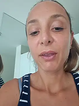 jasminelabeurette69 online show from June 2, 2026, 1:35 pm