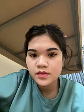 Snapshot of -Queen429- chatting on June 2, 2026, 2:41 pm -Queen429- online show from June 2, 2026, 2:41 pm