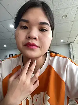 Snapshot of -Queen429- chatting on June 16, 2026, 1:52 am -Queen429- online show from June 16, 2026, 1:52 am