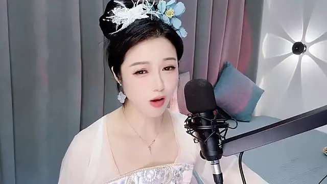 Momo-Wow online show from June 15, 2026, 6:37 am