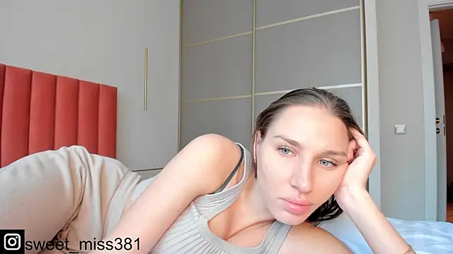 Snapshot of SofiClimbing chatting on December 9, 2024, 5:18 am SofiClimbing online show from December 9, 2024, 5:18 am