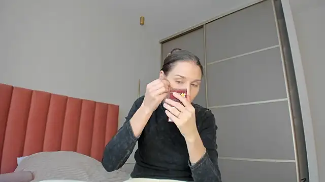 Snapshot of SofiClimbing chatting on February 10, 2025, 2:41 am SofiClimbing online show from February 10, 2025, 2:41 am