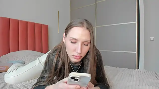 Snapshot of SofiClimbing chatting on February 10, 2025, 5:47 am SofiClimbing online show from February 10, 2025, 5:47 am