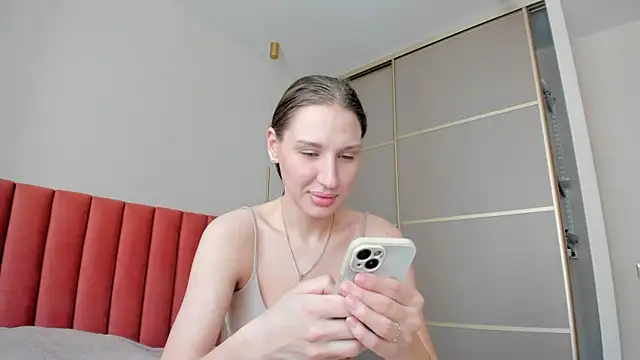 Snapshot of SofiClimbing chatting on March 11, 2025, 3:26 am SofiClimbing online show from March 11, 2025, 3:26 am