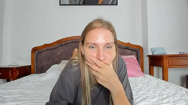 SofiClimbing online show from November 9, 2025, 6:44 am