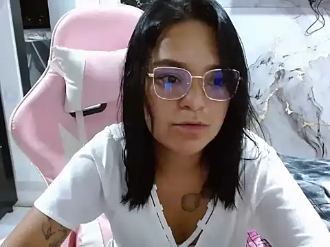 evelovee25 online show from June 2, 2026, 12:12 am