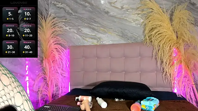 victoria keyy online show from June 24, 2026, 1:32 pm