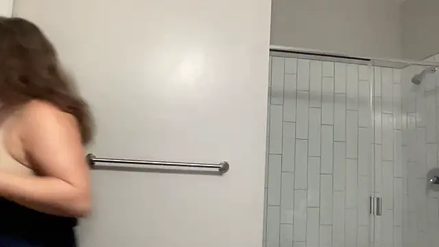 Snapshot of maddiliz chatting on October 20, 2025, 1:06 am maddiliz online show from October 20, 2025, 1:06 am