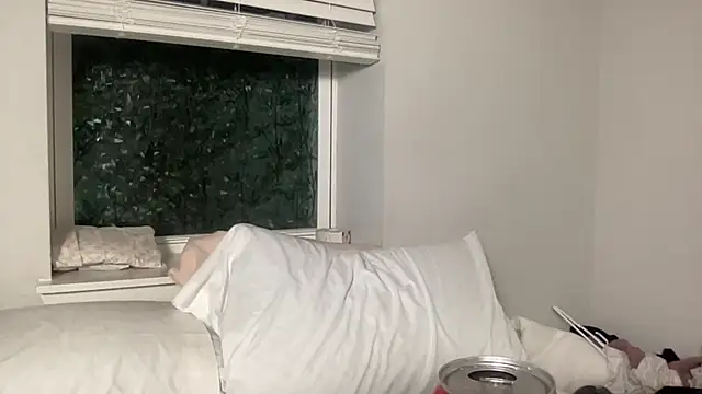 Snapshot of maddiliz chatting on October 27, 2025, 12:36 am maddiliz online show from October 27, 2025, 12:36 am