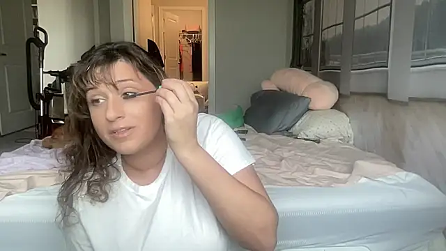 Snapshot of maddiliz chatting on November 10, 2025, 7:57 pm maddiliz online show from November 10, 2025, 7:57 pm