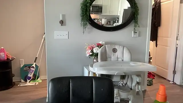 Snapshot of maddiliz chatting on November 18, 2025, 6:01 pm maddiliz online show from November 18, 2025, 6:01 pm