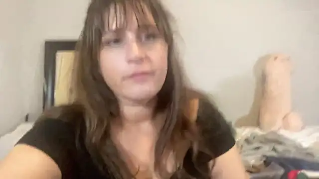 Snapshot of maddiliz chatting on November 20, 2025, 12:44 am maddiliz online show from November 20, 2025, 12:44 am