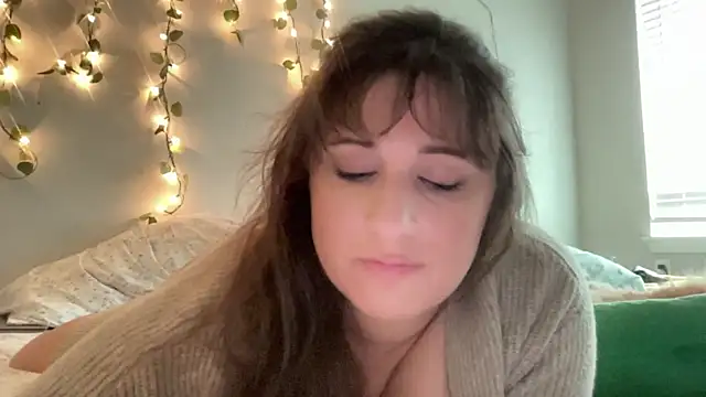 Snapshot of maddiliz chatting on November 25, 2025, 5:24 pm maddiliz online show from November 25, 2025, 5:24 pm