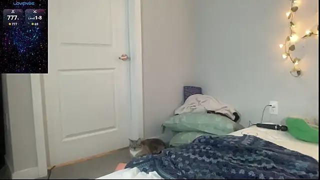 Snapshot of maddiliz chatting on November 27, 2025, 2:02 am maddiliz online show from November 27, 2025, 2:02 am