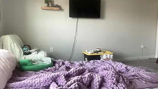 Snapshot of maddiliz chatting on December 17, 2025, 6:14 pm maddiliz online show from December 17, 2025, 6:14 pm