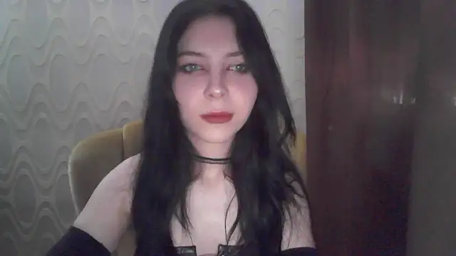 Snapshot of RileyTight chatting on July 8, 2026, 8:19 am RileyTight online show from July 8, 2026, 8:19 am