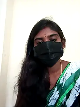 Snapshot of Keerthi_143 chatting on August 1, 2026, 5:18 am Keerthi 143 online show from August 1, 2026, 5:18 am