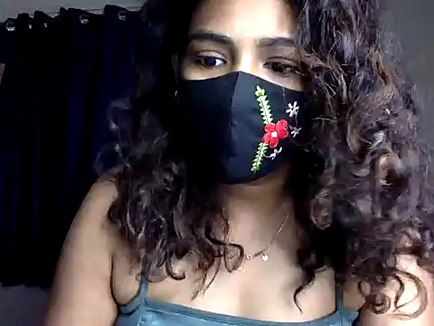 Snapshot of Nisha-moon chatting on July 6, 2026, 7:27 am Nisha-moon online show from July 6, 2026, 7:27 am