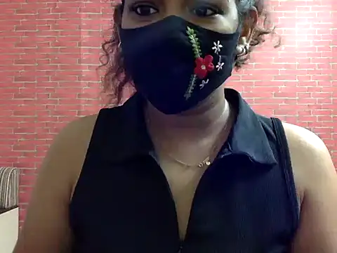 Snapshot of Nisha-moon chatting on July 19, 2026, 6:39 am Nisha-moon online show from July 19, 2026, 6:39 am