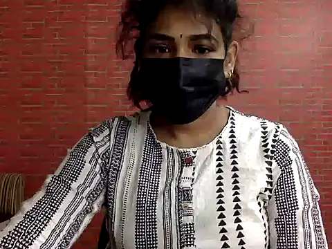 Snapshot of Nisha-moon chatting on August 4, 2026, 7:11 am Nisha-moon online show from August 4, 2026, 7:11 am