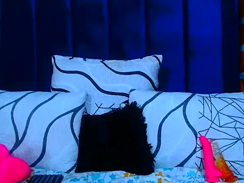 sexybitchh22 online show from July 23, 2026, 7:45 pm