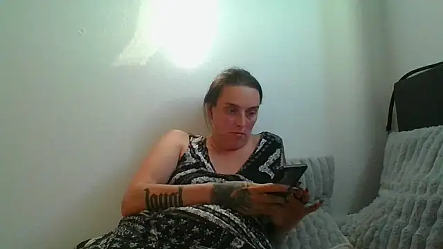 Snapshot of Cassia_Lux_Royal chatting on June 21, 2026, 6:21 pm Cassia Lux Royal online show from June 21, 2026, 6:21 pm