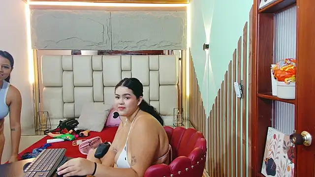 Snapshot of KatANDfer chatting on July 10, 2026, 12:52 pm KatANDfer online show from July 10, 2026, 12:52 pm