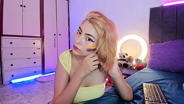 NatalieSterling online show from July 7, 2026, 4:44 pm