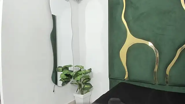 Snapshot of Mila_petiteasm chatting on July 6, 2026, 12:13 pm Mila petiteasm online show from July 6, 2026, 12:13 pm