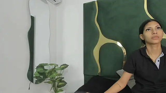 Snapshot of Mila_petiteasm chatting on July 9, 2026, 12:20 pm Mila petiteasm online show from July 9, 2026, 12:20 pm